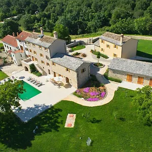  Ferienhaus Poropati